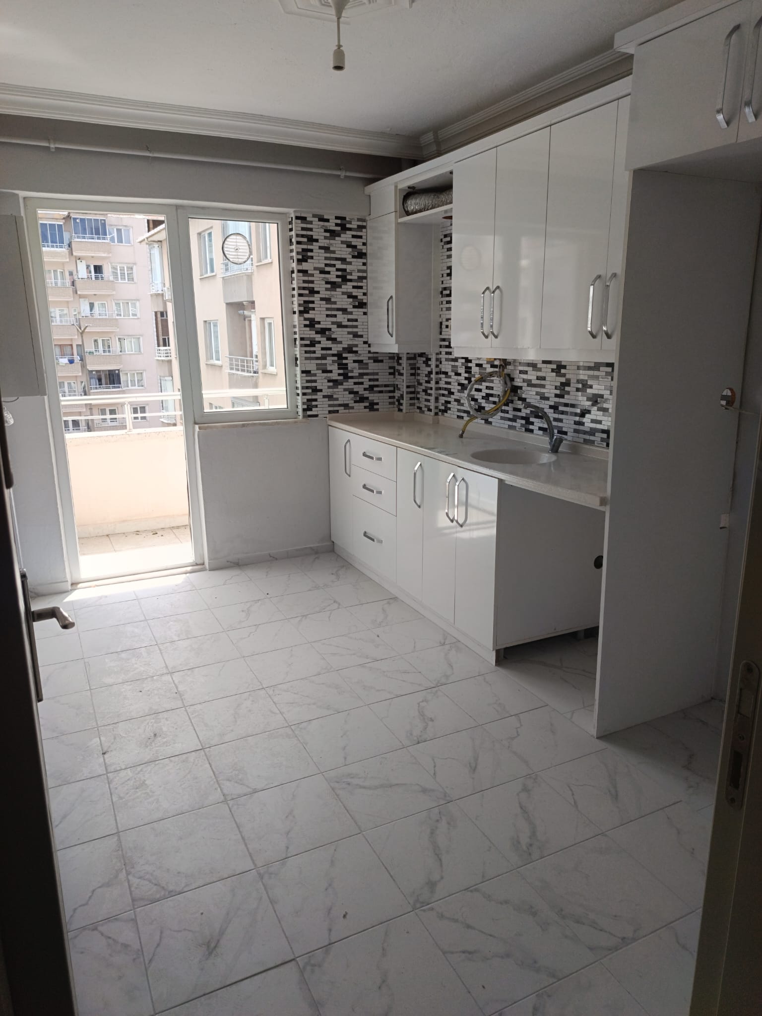A.Y.S. GAYRİMENKUL DEN BAFRA DA  SATILIK 2+1 DAİRE